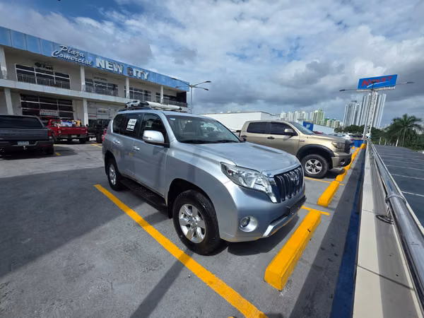 Se vende LAND CRUISER PRADO TXL 2017