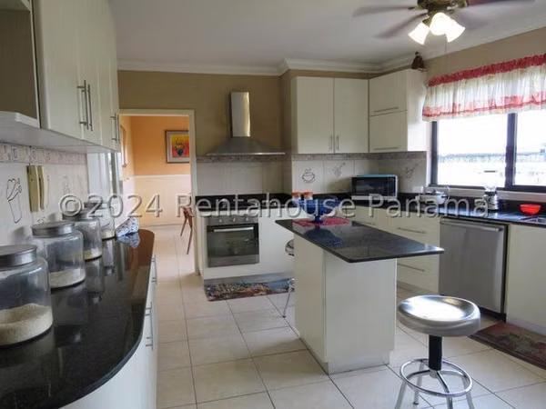 Furnished apartment for sale PH Elite La Cresta ELP 26-5244