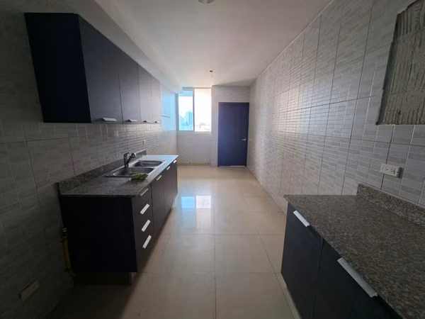Spacious 180 sqm Apartment | 3 Bedrooms | PH Kolosal Tower