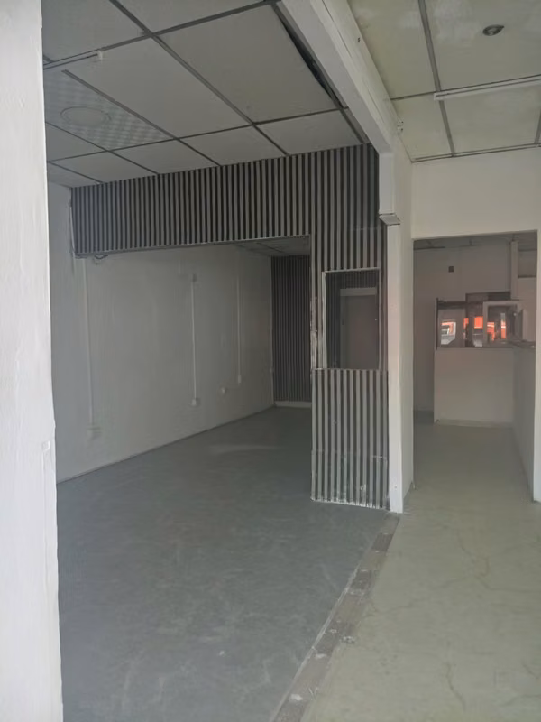 AMPLIO LOCAL COMERCIAL  UBICADO EN PARQUE LEFEVRE