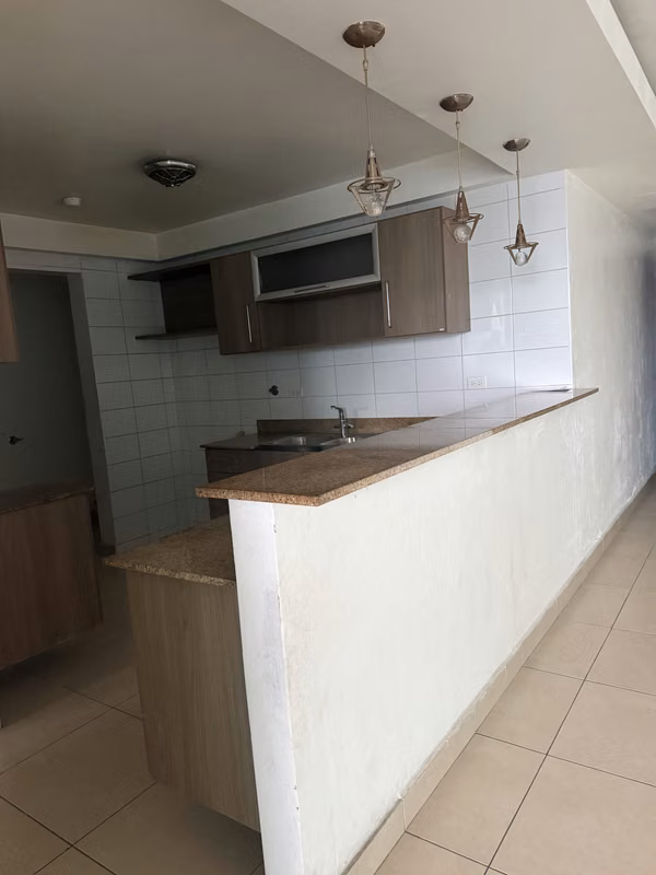 Remate Venta de Apartamento Condado del Rey Edificio King’s Park