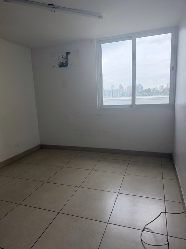 Remate Venta de Apartamento Condado del Rey Edificio King’s Park
