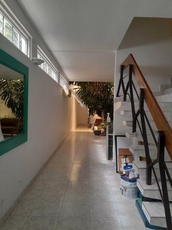 LOS ANGELES, VENDO HERMOSA CASA DUPLEX PARA USO COMERCIAL O RESIDENCIAL.MIXTA
