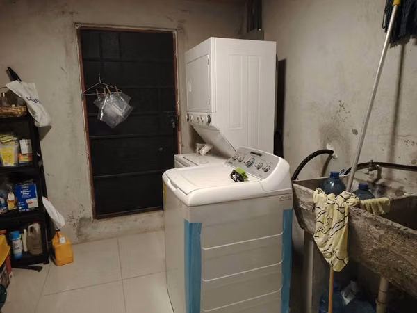 VENDO CASA EN PRADERAS SAN LORENZO