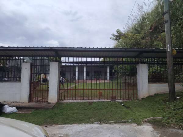 VENDO CASA EN PRADERAS SAN LORENZO