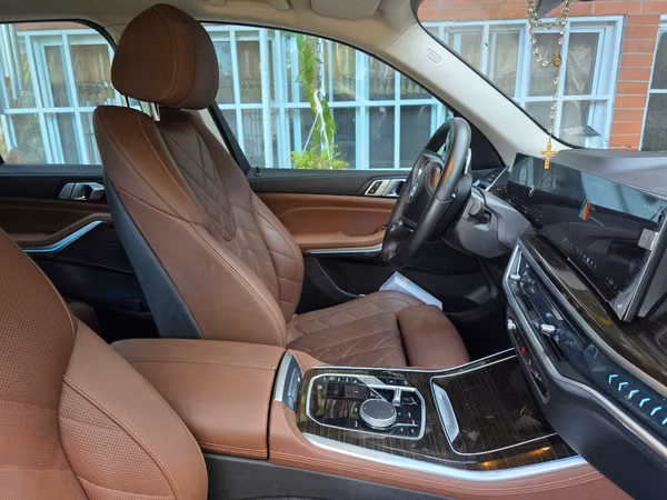 BMW X5 eDrive 2024 | 21,992 km | Automática | Gris