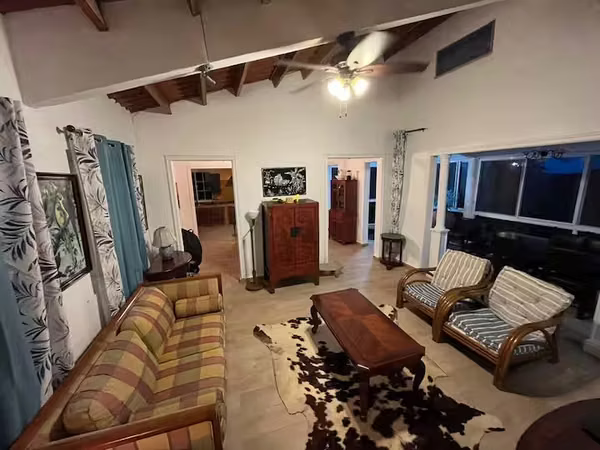 HOUSE FOR SALE IN CERRO AZUL