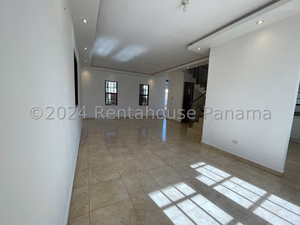 House for Sale in Las Cumbres RJ
