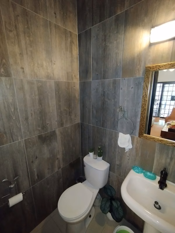 Remodeled 3-bedroom house for sale in Villa de las Fuentes 2