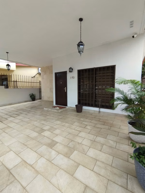 Remodeled 3-bedroom house for sale in Villa de las Fuentes 2