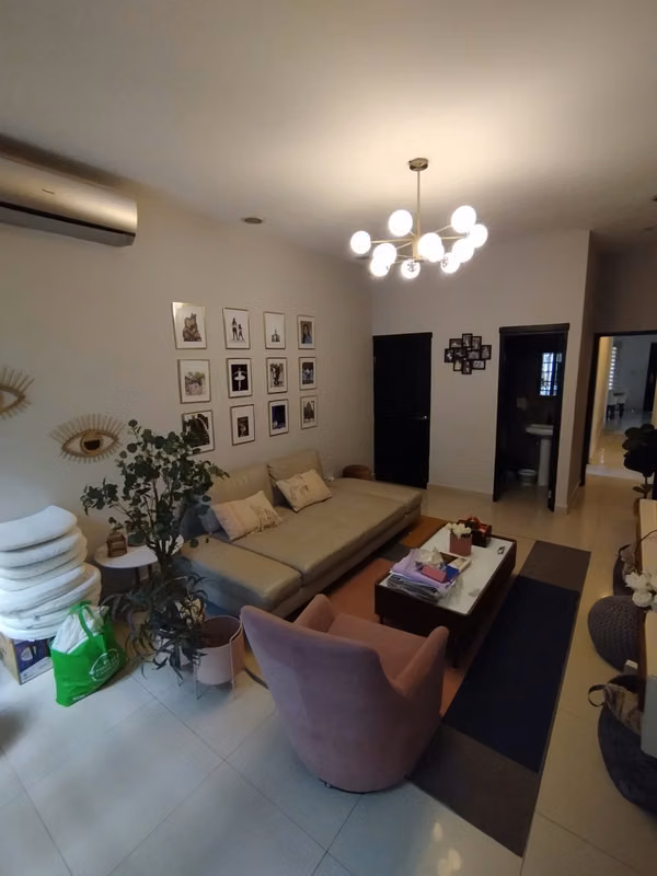 Remodeled 3-bedroom house for sale in Villa de las Fuentes 2
