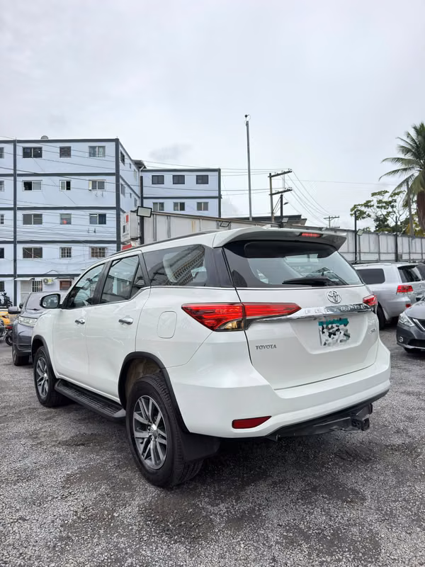 TOYOTA FORTUNER 2020