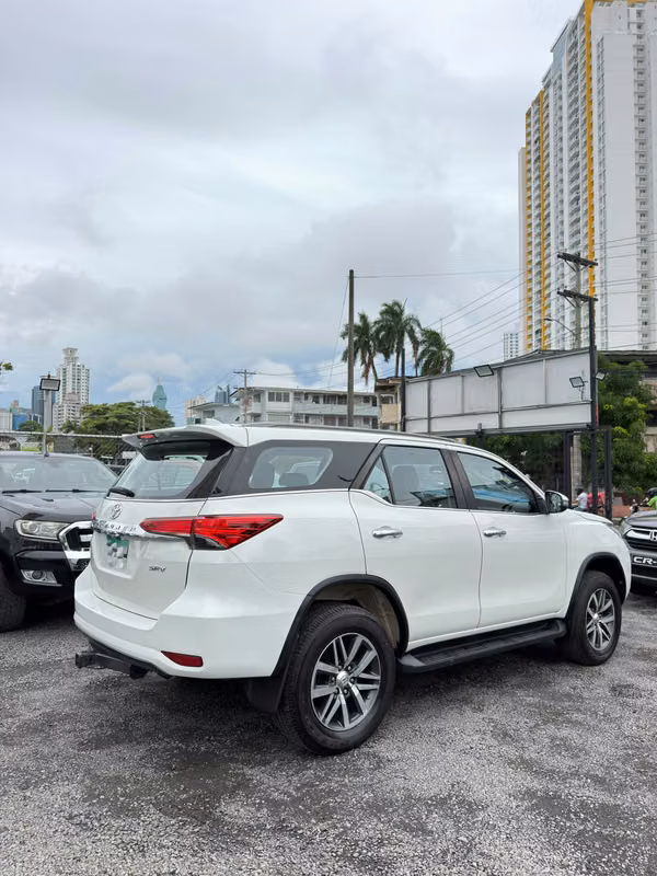 TOYOTA FORTUNER 2020