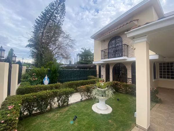 Se Vende Residencia en San Francisco Panamá, Exclusiva y de 2 Niveles