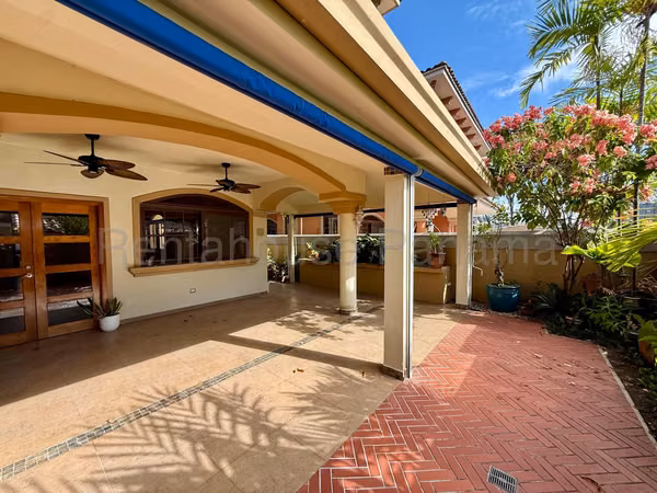 House for Rent in Costa Sur YDU