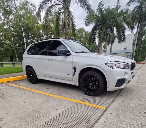 BMW X5 SDRIVE 3.5I PAQUETE M 2018 NEGOCIABLE