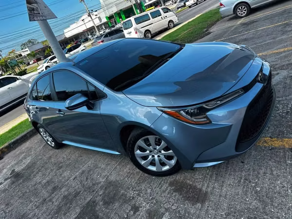 SE VENDE TOYOYA COROLLA $ Negociable