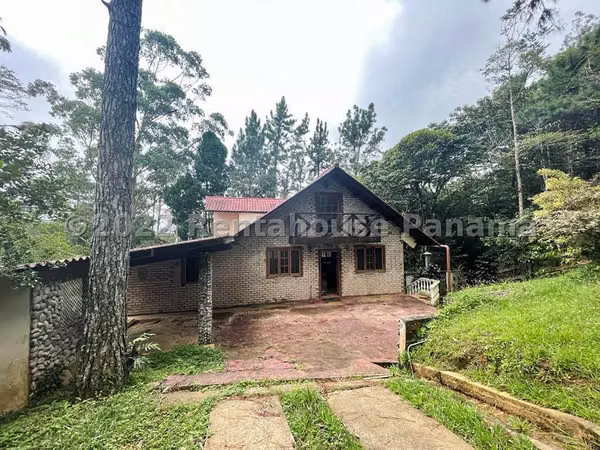 House for Sale in Cerro Azul JG