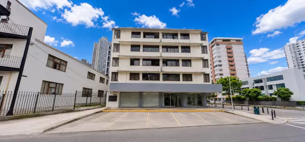 Building for sale in El Cangrejo, 3,500m2 of construction