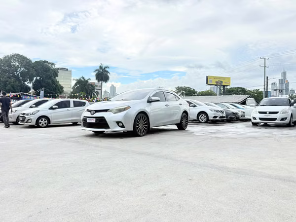 Toyota Corolla 2015