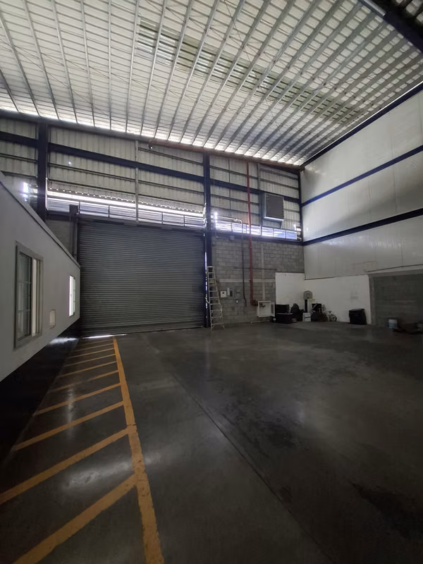 Bodega de 1,000 m² | 12 m de altura | Parque Industrial | Seguridad 24/7 | $7.50/m²