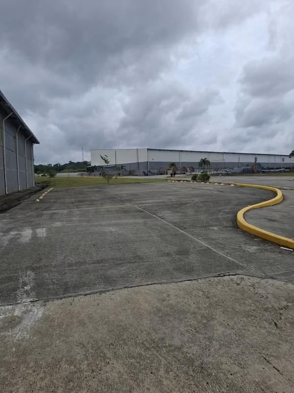 Bodega de 1,000 m² | 12 m de altura | Parque Industrial | Seguridad 24/7 | $7.50/m²