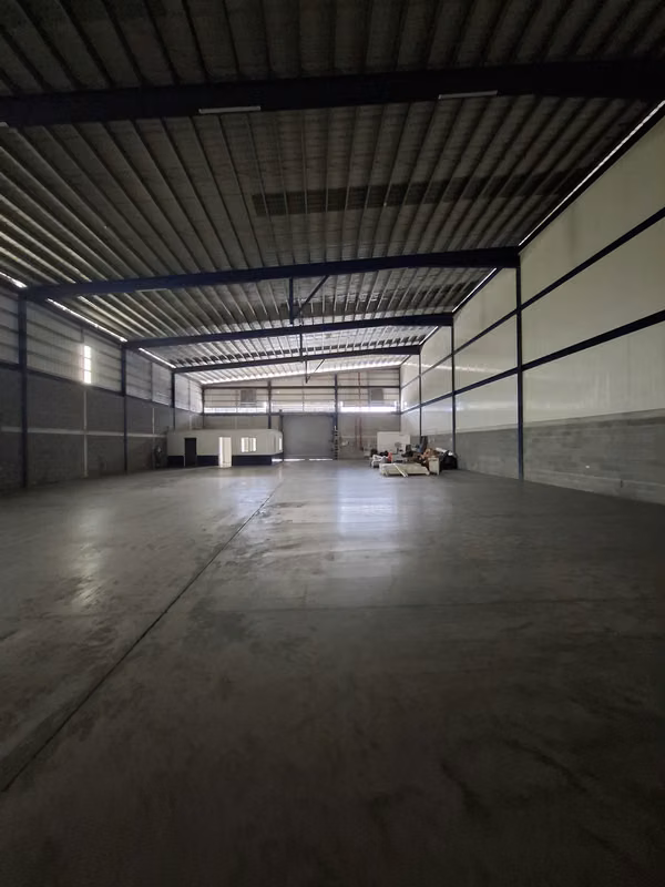 Bodega de 1,000 m² | 12 m de altura | Parque Industrial | Seguridad 24/7 | $7.50/m²