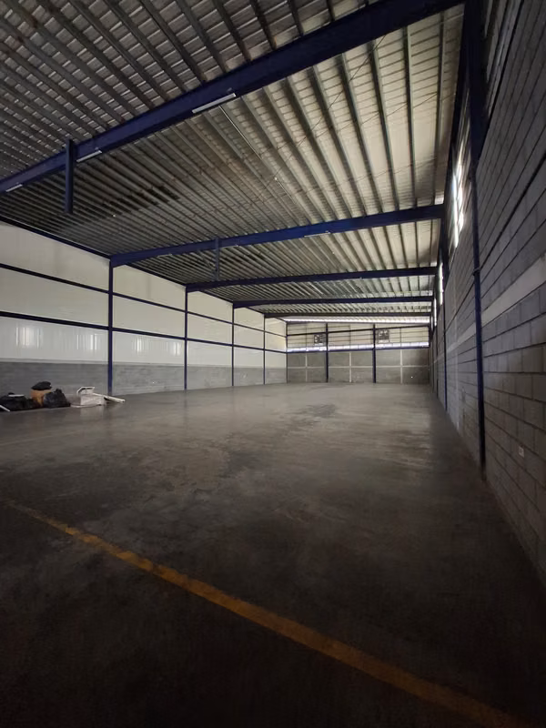 Bodega de 1,000 m² | 12 m de altura | Parque Industrial | Seguridad 24/7 | $7.50/m²
