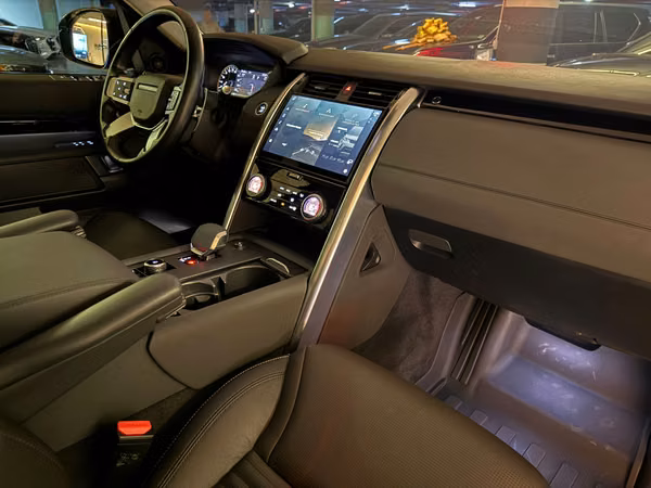Land Rover Discovery LR5 2023