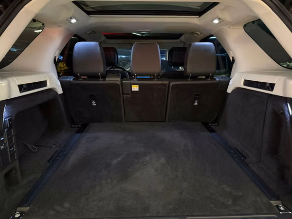 Land Rover Discovery LR5 2023