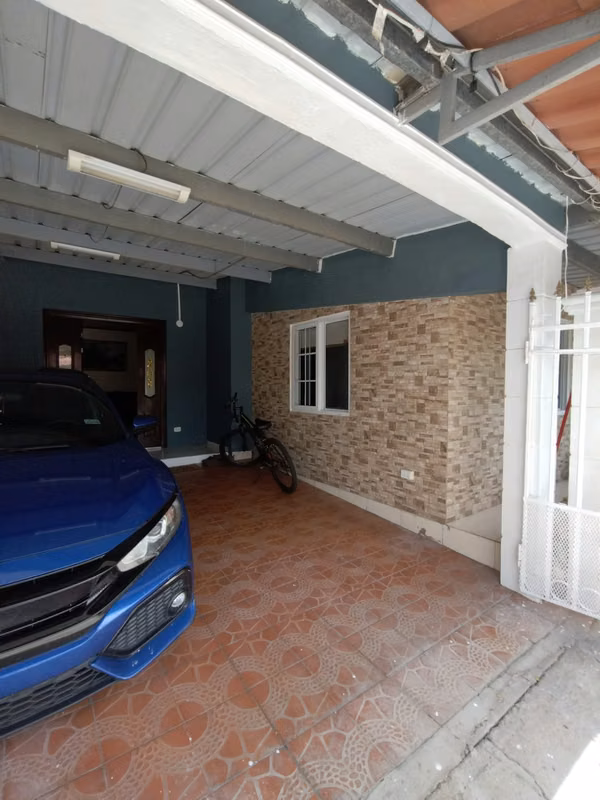 CASA REMODELADA EN VENTA EN LA ARBOLEDA DEL GOLF RUFINA ALFARO