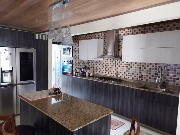 CASA REMODELADA EN VENTA EN LA ARBOLEDA DEL GOLF RUFINA ALFARO