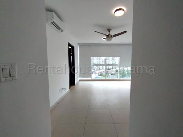 m² apartment for sale: 3 bedrooms, 3.5 bathrooms, ocean view.