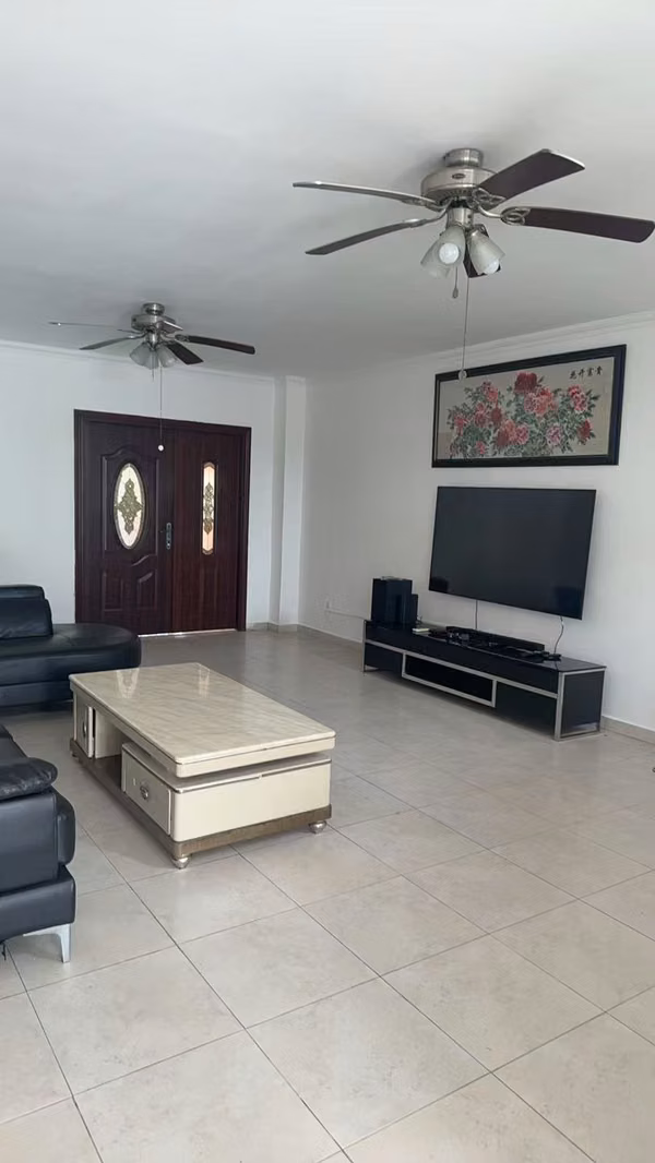 Vendo casa en Villas del Golf de 2 niveles
