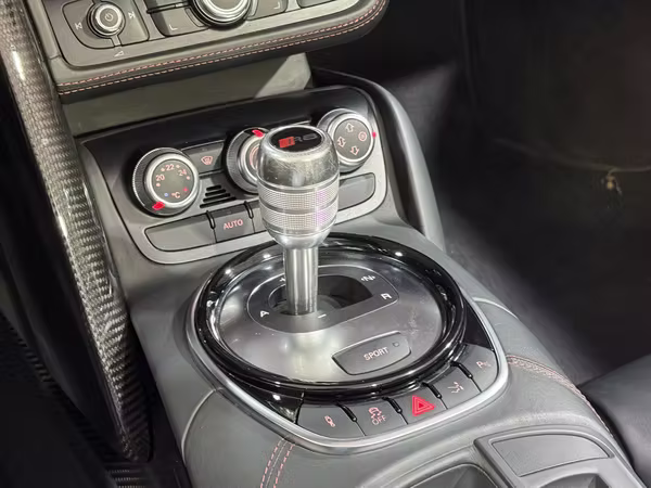 Audi R8 Spyder V8 2015
