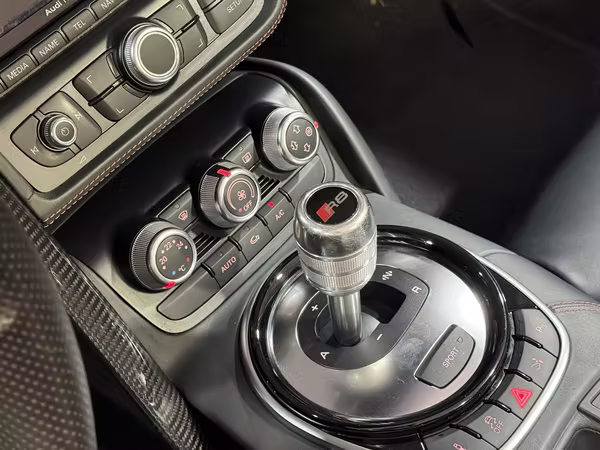 Audi R8 Spyder V8 2015
