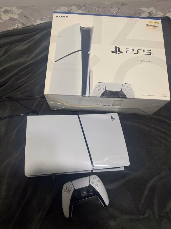 PS5 en perfecto estado, 2 meses de uso