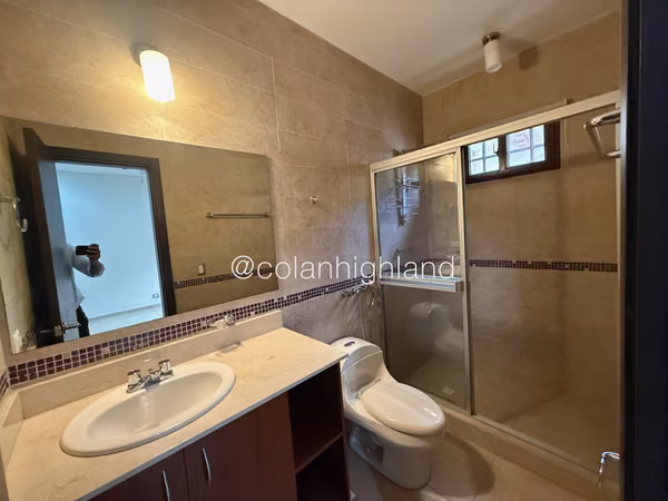 Se Alquila Casa en Costa Sur