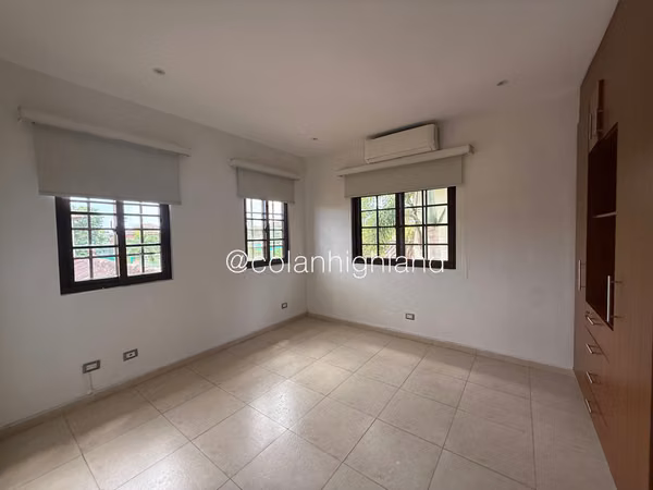Se Alquila Casa en Costa Sur
