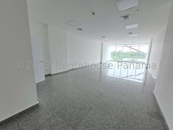 Alquiler de Comercial en Costa del Este Peninsula center CCO