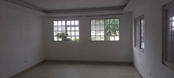 ¡Gran oportunidad en San Antonio! Propiedad comercial/residencial con ubicación privilegiada