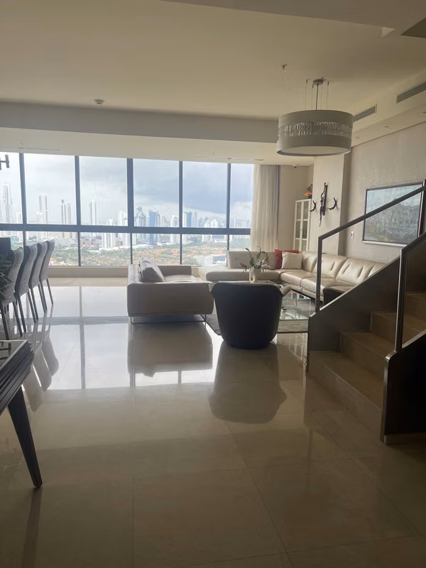 Alquiler de Bello Penthouse en Santa Maria