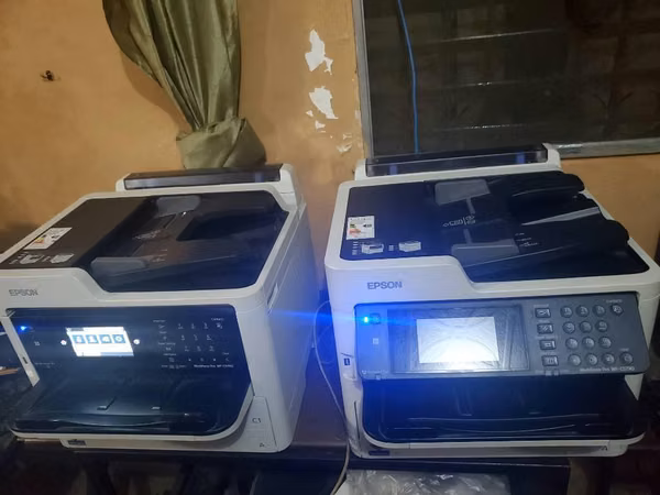 Se venden 2 impresoras multifuncional EPSON WF-C5790, hojas ultrapaper