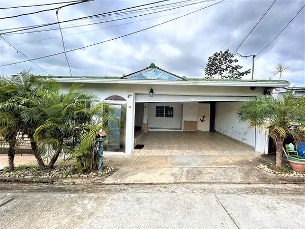 House For sale in Quintas de Pacífico in La Chorrera ID 26596
