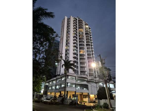  VENDO HERMOSO APARTAMENTO CON VISTA A LA BAHÍA 