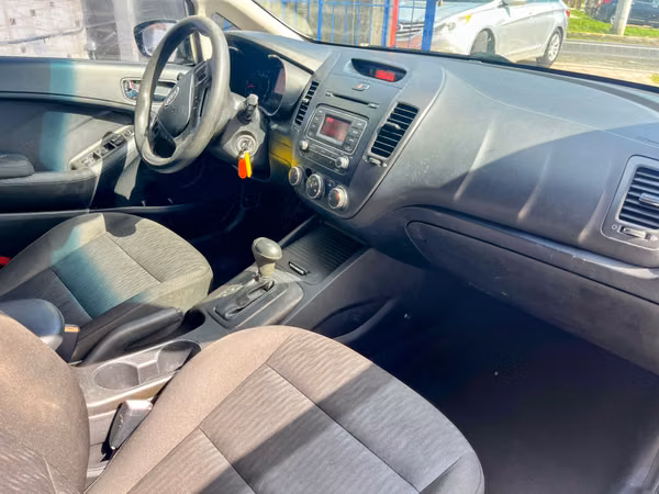 KIA FORTE 2014 AUTOMÁTICO