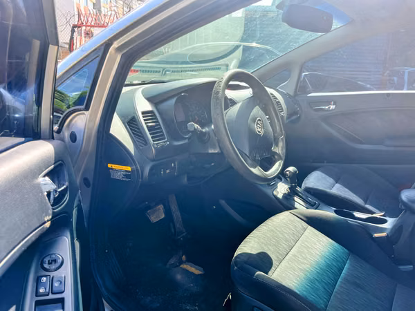 KIA FORTE 2014 AUTOMÁTICO