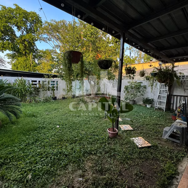 House for Sale in San Antonio – Martín F. Densiso Street