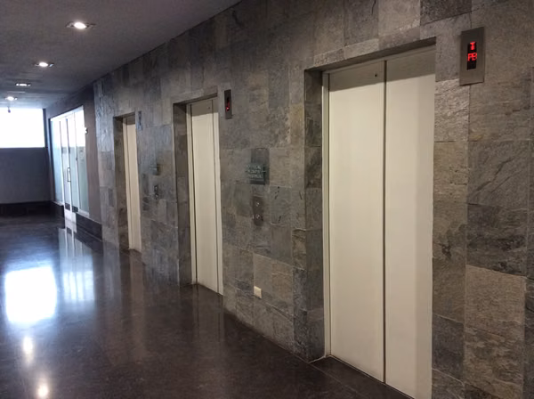 Se alquila Oficina en Obarrio  Calle 50