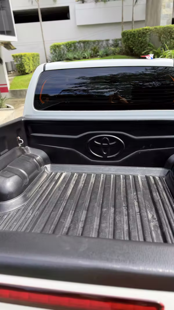 TOYOTA HILUX 2024  DIÉSEL CON SOLO 36 MIL KILÓMETROS  30,900